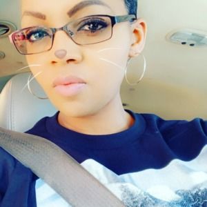 Meet your Posher, Laura